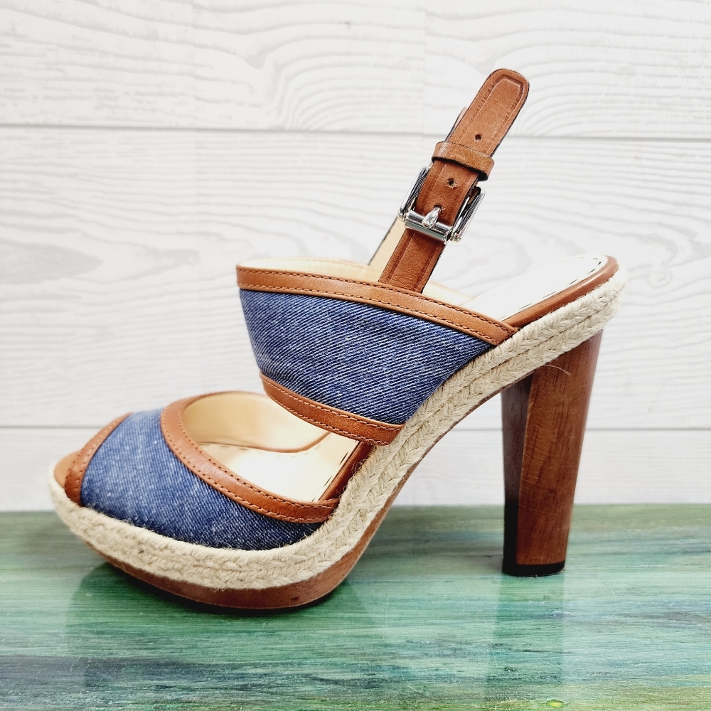 Coach Daria Heels